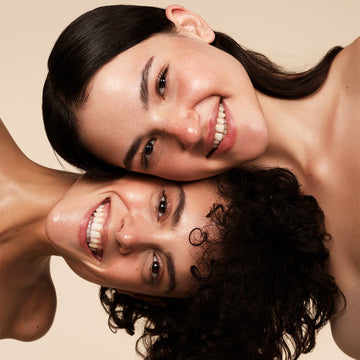 Pachet Haircare enthusiast -Prosop de par verde, perie de masaj capilar, pieptan negru