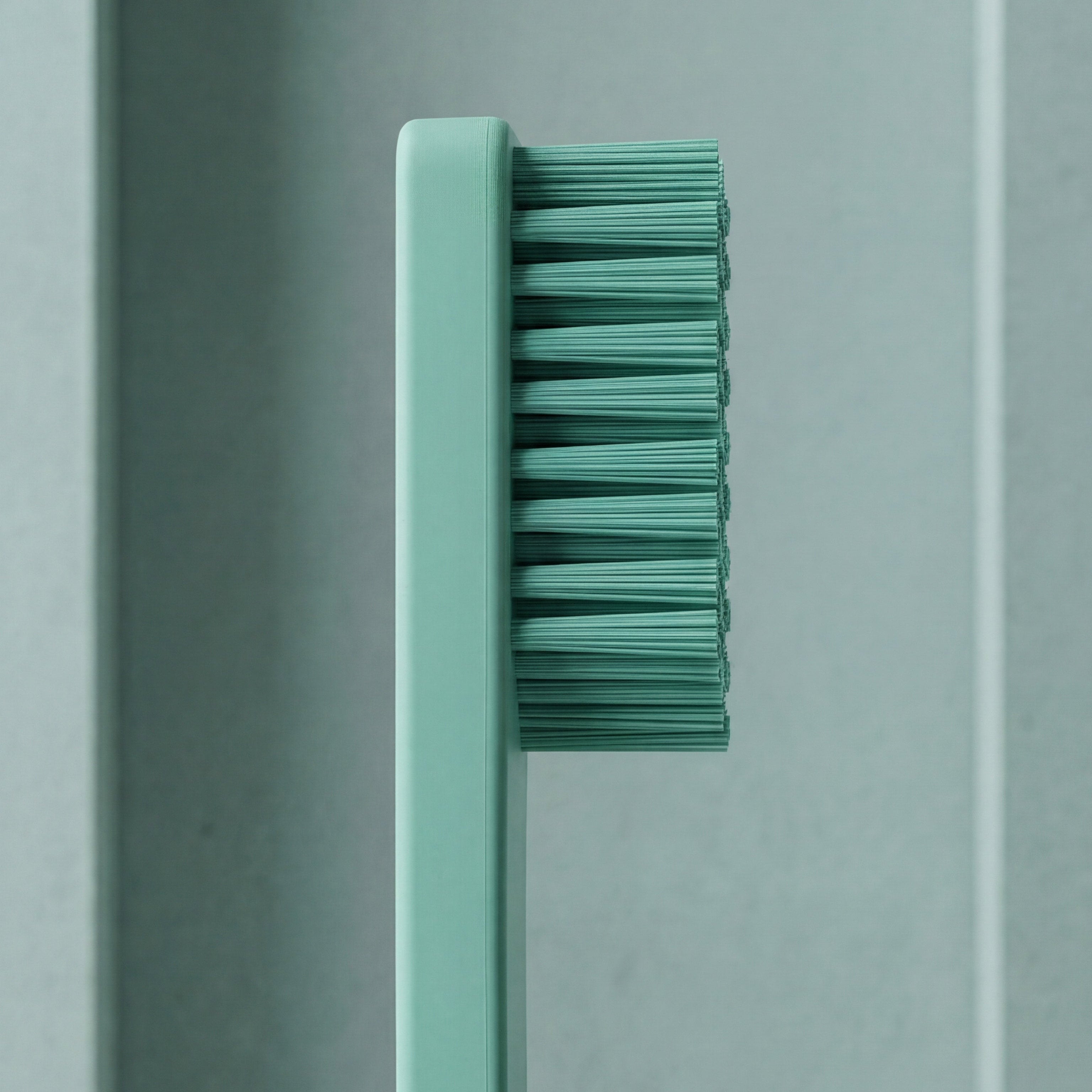 Apriori Periuta de dinti Whisper Mint Medium